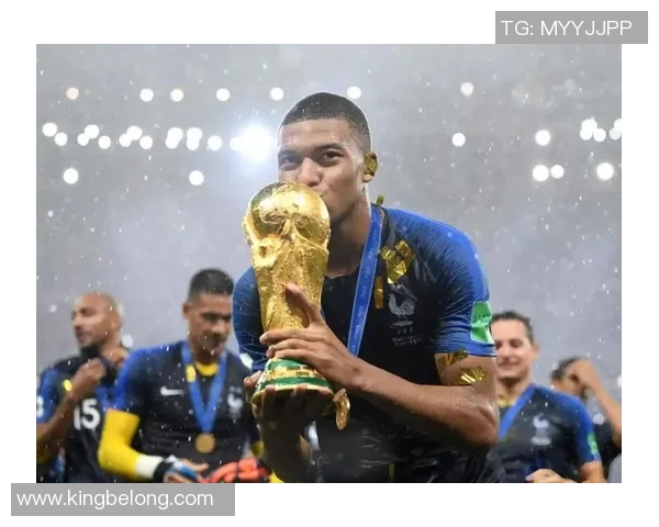 足球巨星用一根手指庆祝胜利展现自信与决心瞬间的动人画面